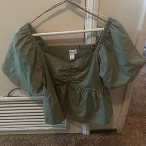 💕💕Cute Green Puff Sleeves Top